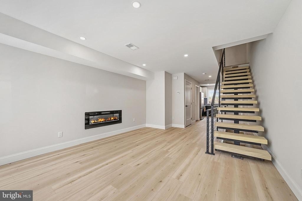 2319 Cross Street - Photo 2