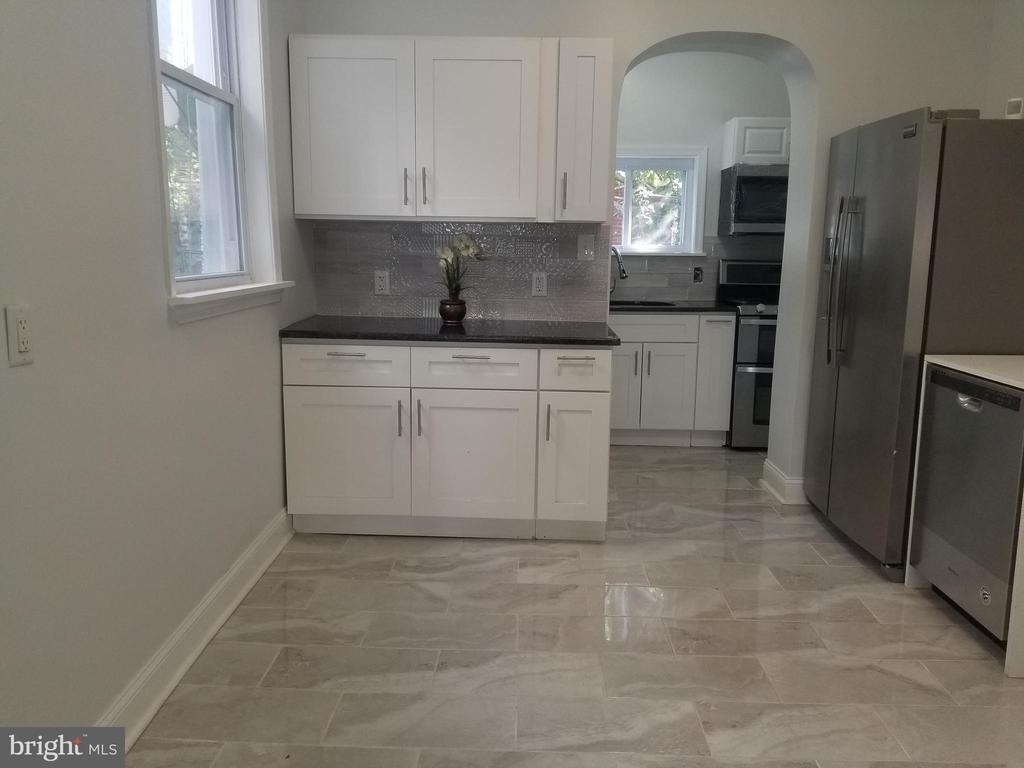 5538 Delancey Street - Photo 2