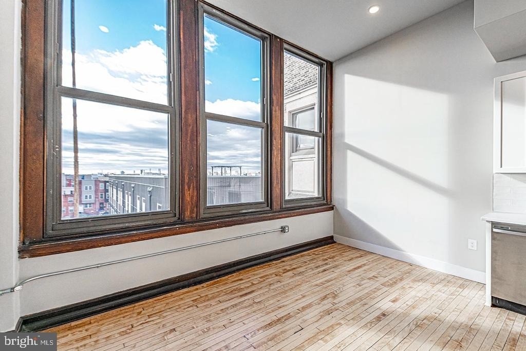 1300 S 19th Street - Photo 0