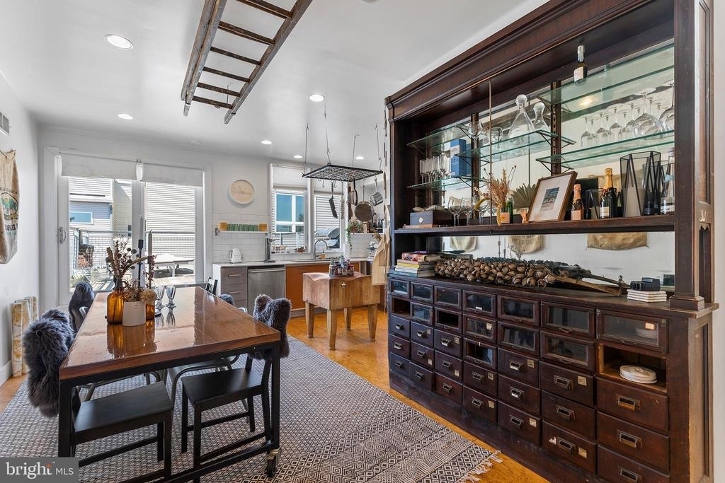 2020 E Fletcher Street - Photo 6