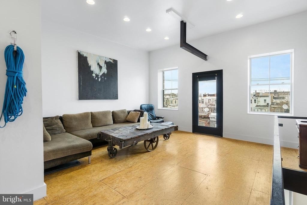 2020 E Fletcher Street - Photo 4