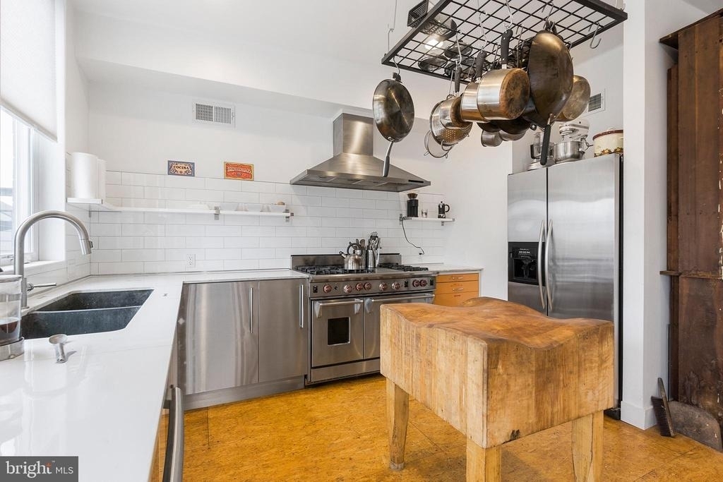 2020 E Fletcher Street - Photo 8