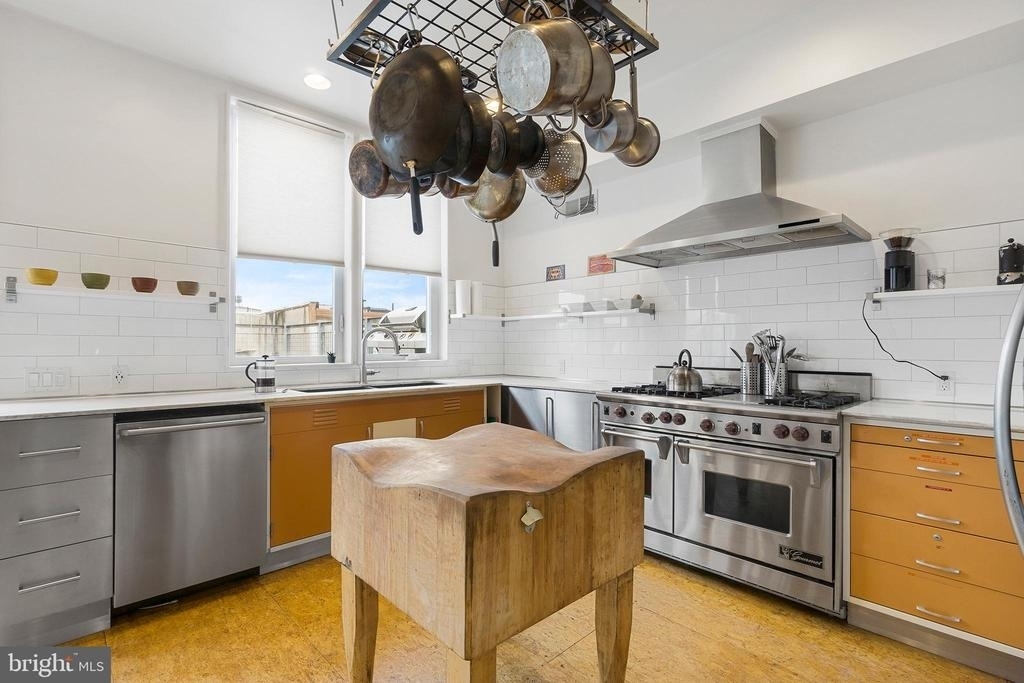 2020 E Fletcher Street - Photo 7