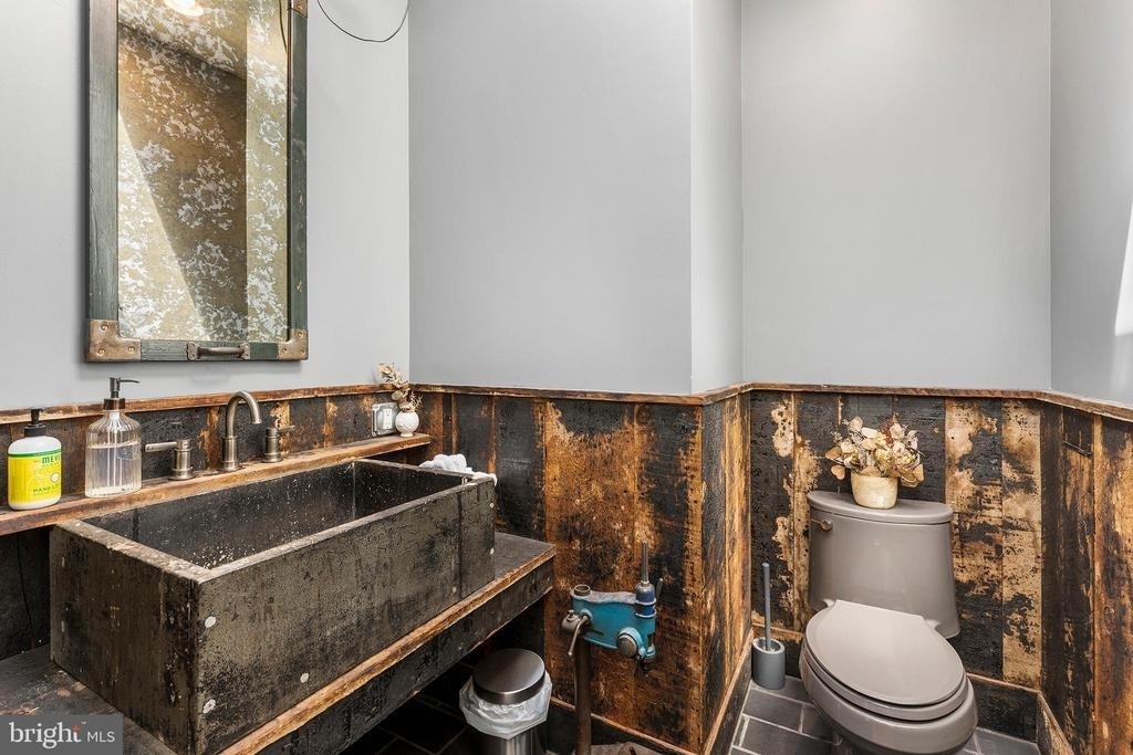 2020 E Fletcher Street - Photo 10
