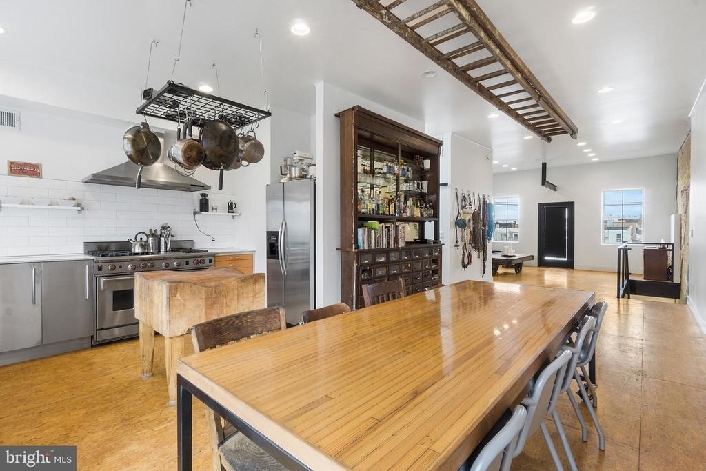 2020 E Fletcher Street - Photo 9