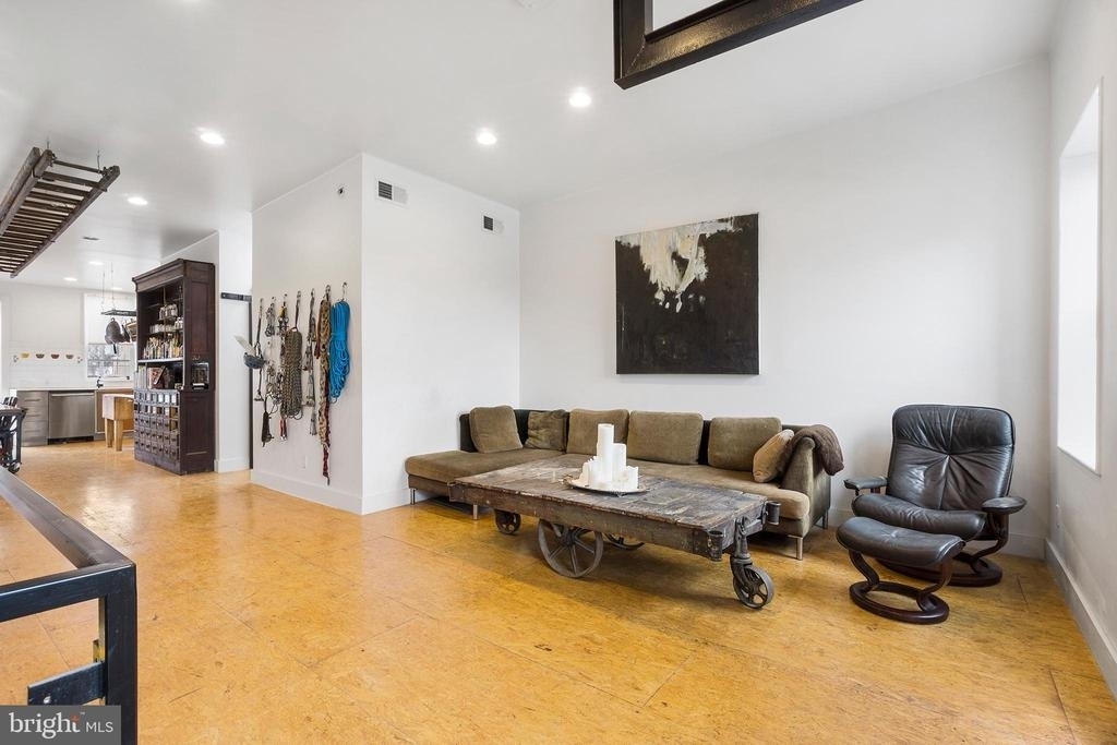 2020 E Fletcher Street - Photo 3