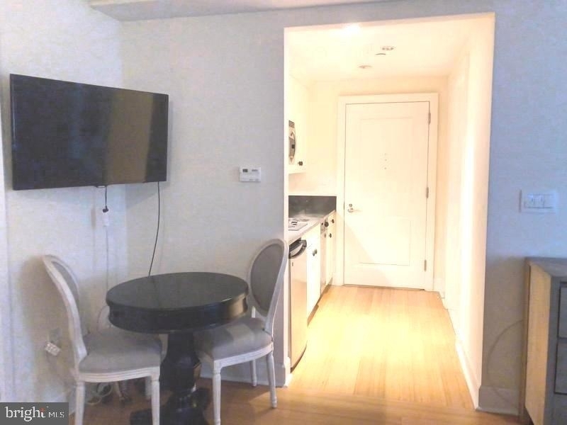 1701 Locust Street - Photo 8