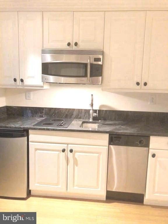 1701 Locust Street - Photo 10