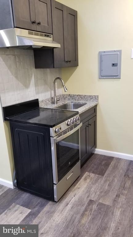 1120 Locust Street - Photo 3
