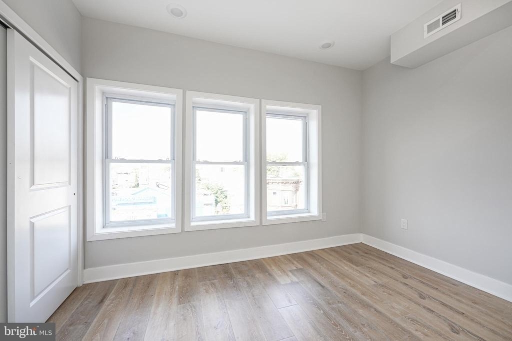 1629 S 22nd Street - Photo 8