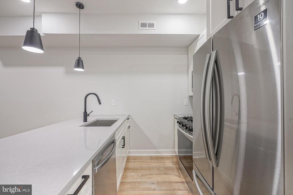 1629 S 22nd Street - Photo 4