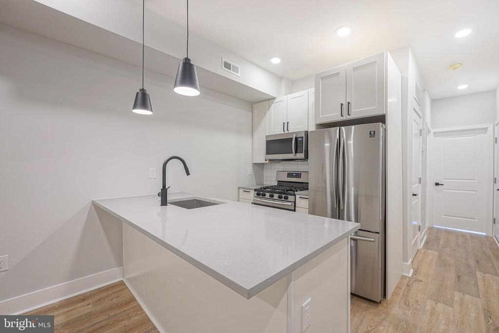 1629 S 22nd Street - Photo 3