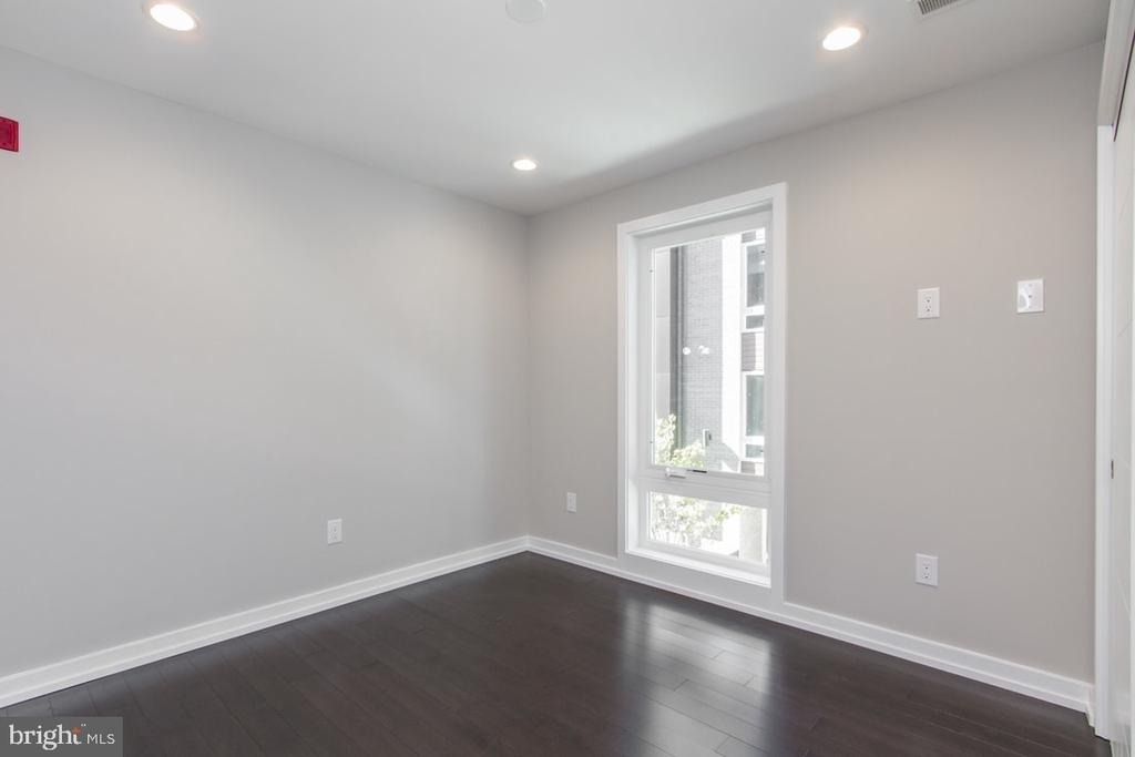 716 S Sartain Street - Photo 9