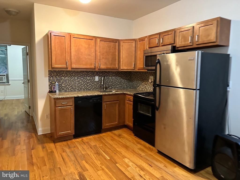 2258 N Park Avenue - Photo 3