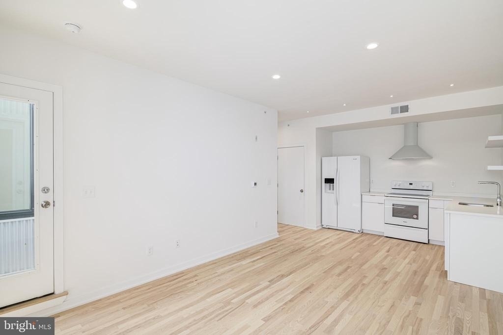 1842 E Harold Street - Photo 1