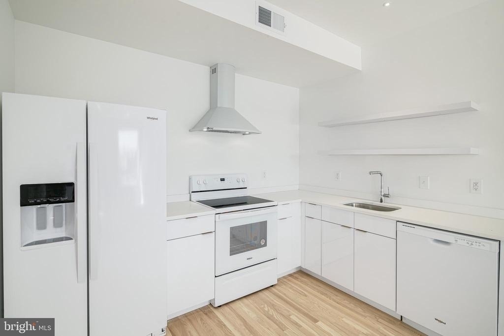 1842 E Harold Street - Photo 2