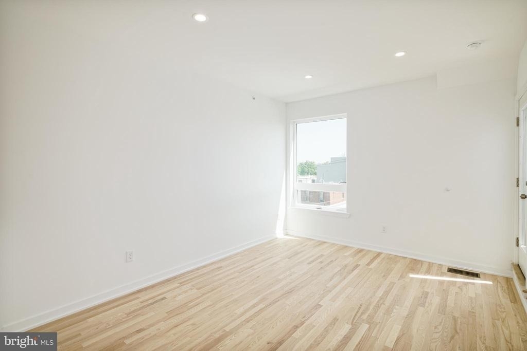 1842 E Harold Street - Photo 8