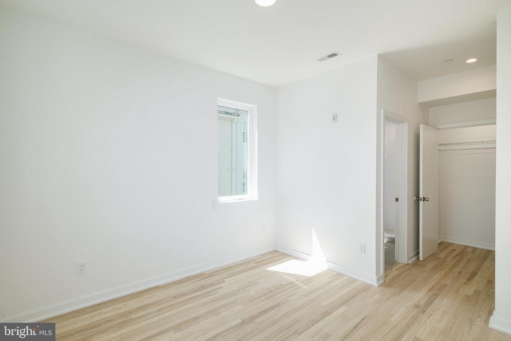 1842 E Harold Street - Photo 5