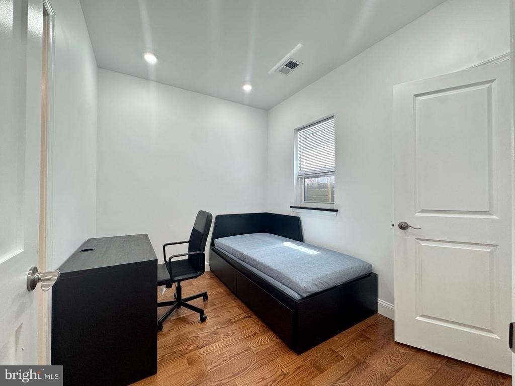 3825 Lancaster Avenue - Photo 5
