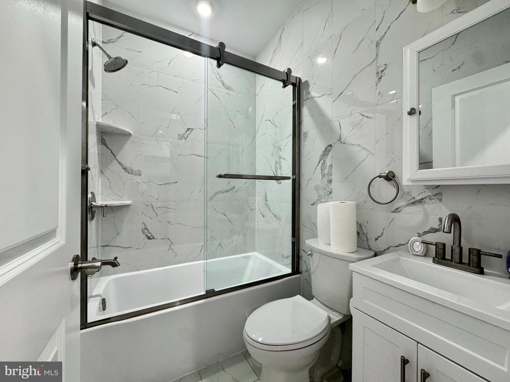 3825 Lancaster Avenue - Photo 8