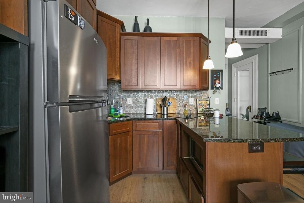 1324 Locust Street - Photo 5