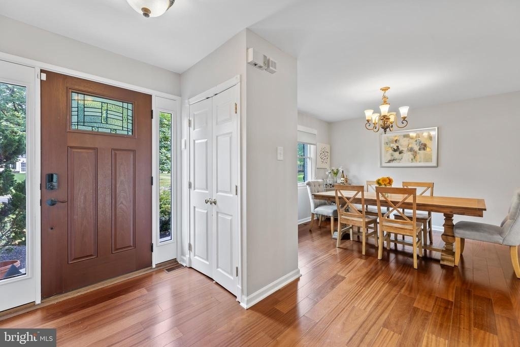 1621 Clearview Avenue - Photo 2