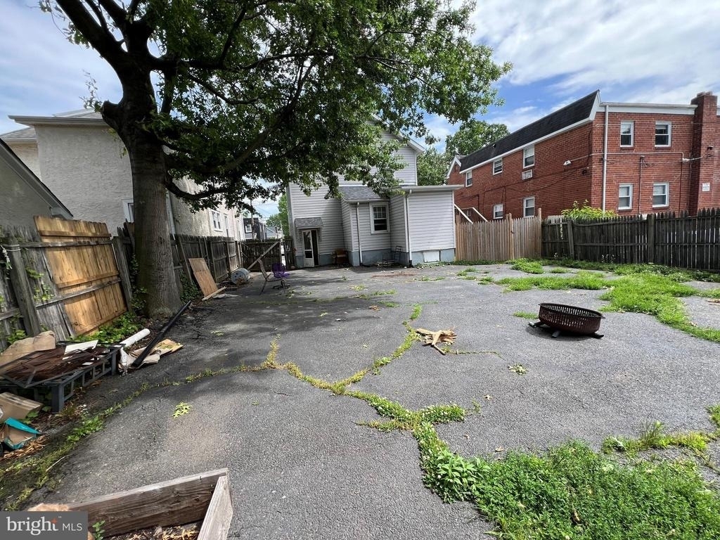 1025 Broad Street - Photo 12