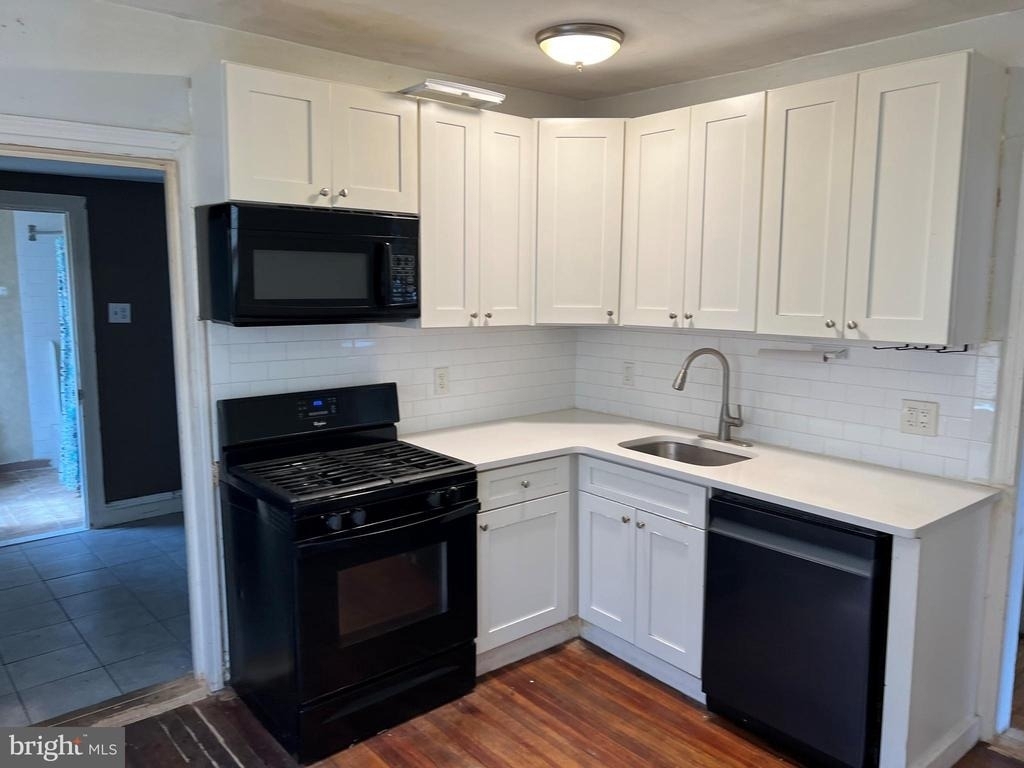 1025 Broad Street - Photo 6
