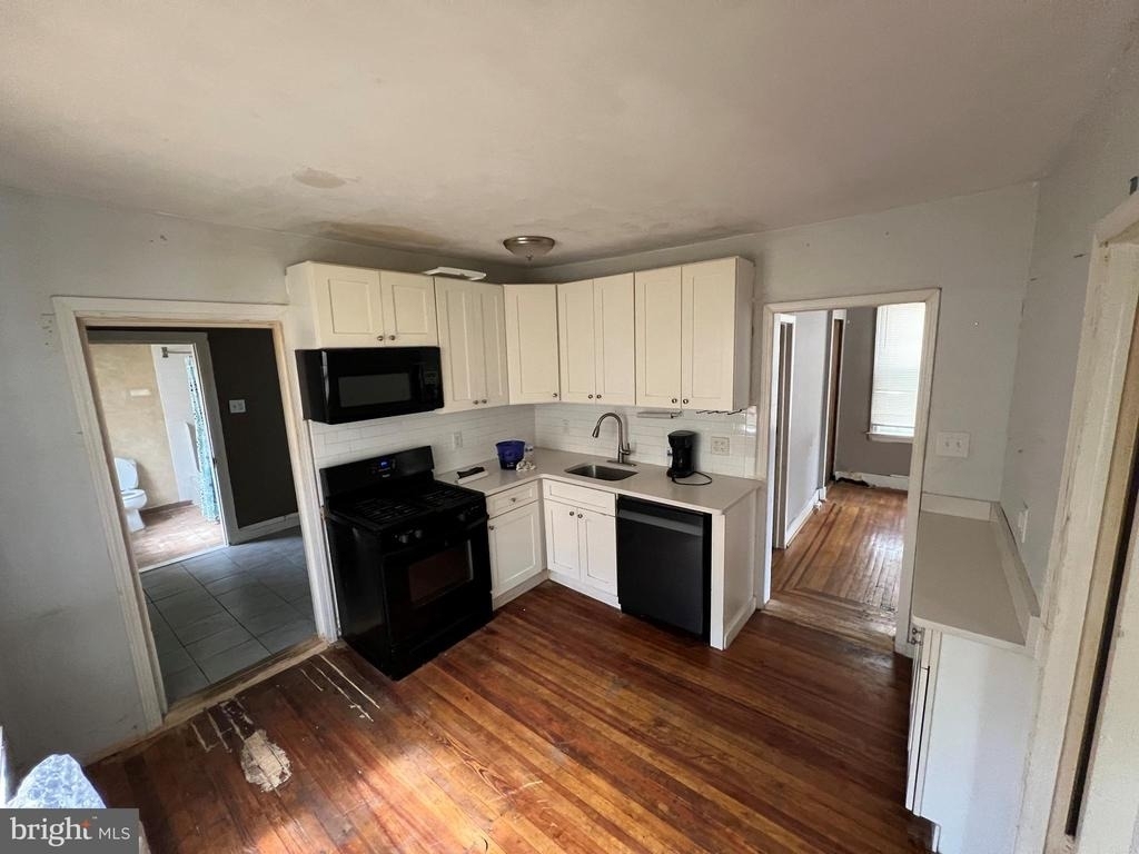 1025 Broad Street - Photo 5