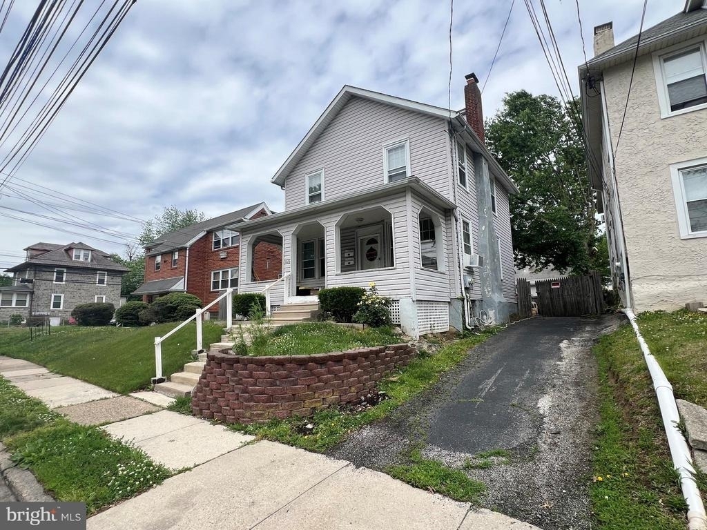 1025 Broad Street - Photo 0