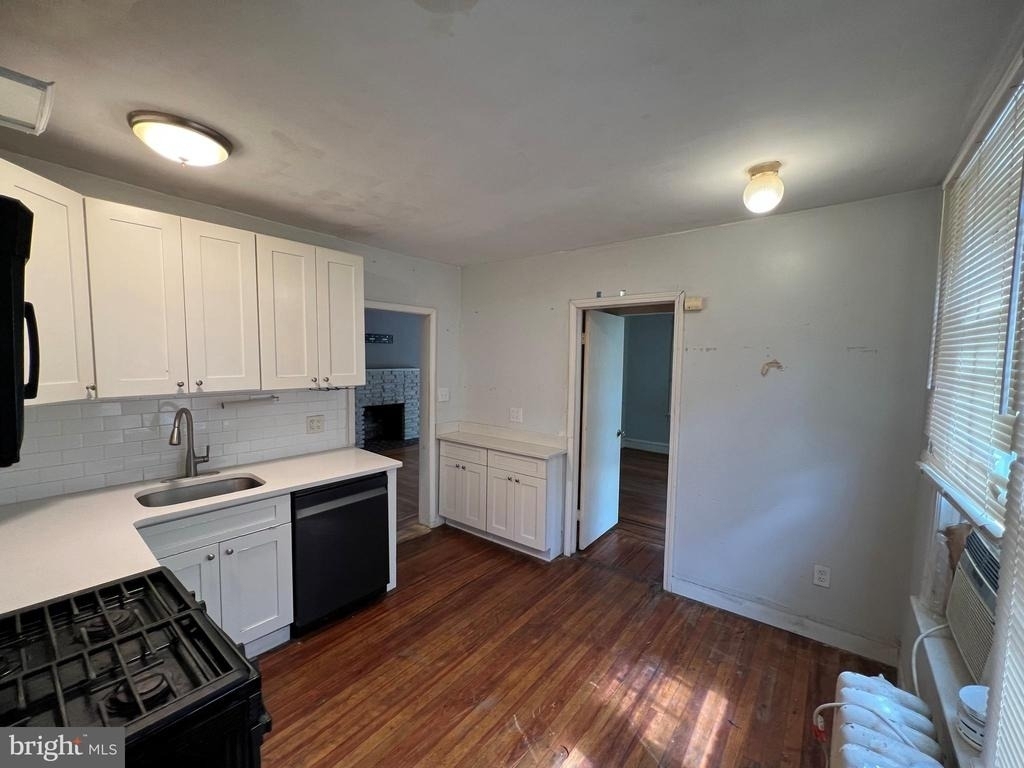 1025 Broad Street - Photo 7