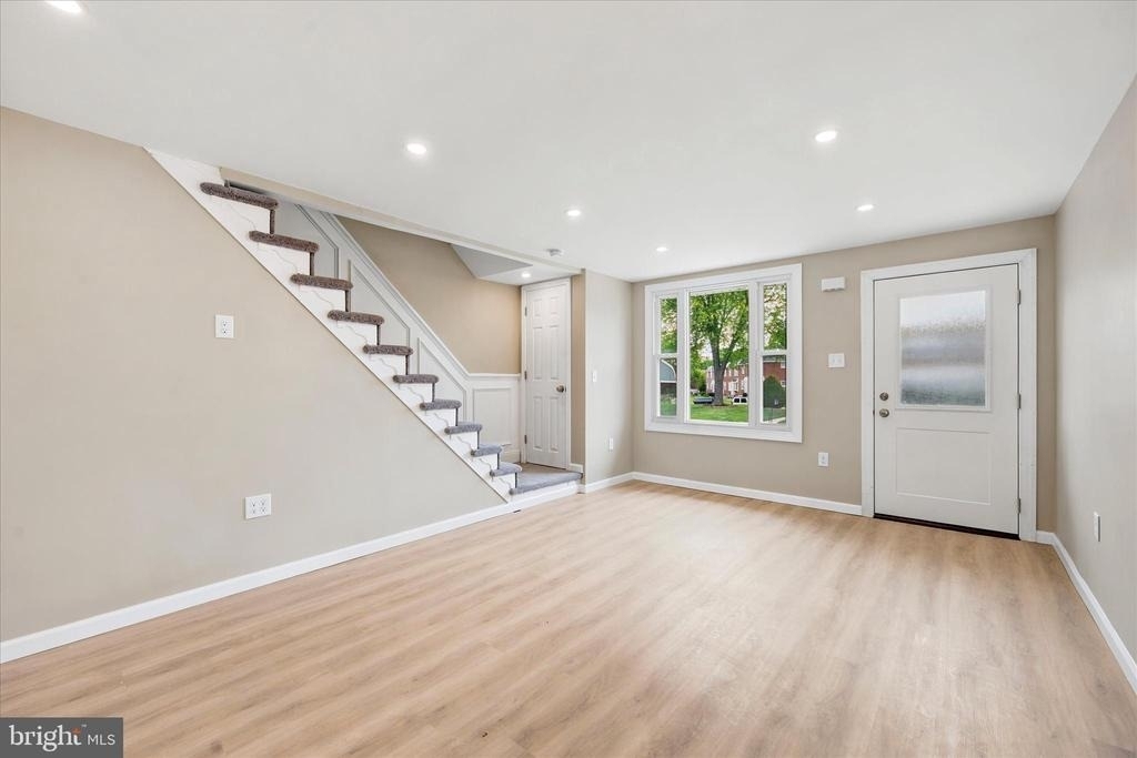 925 Maple Avenue - Photo 6