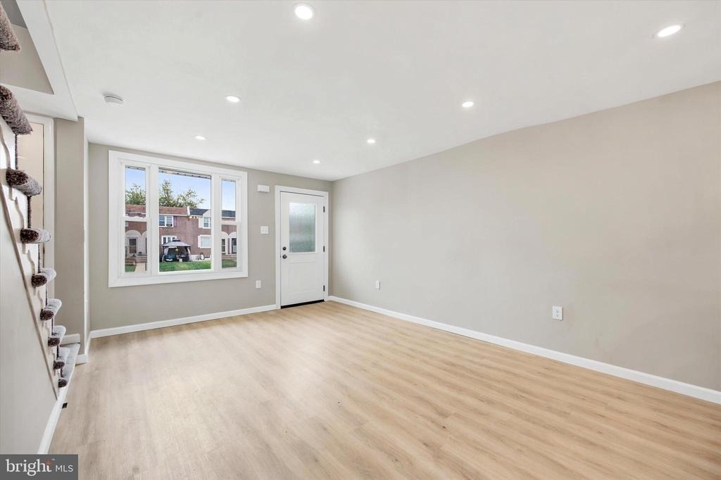 925 Maple Avenue - Photo 5