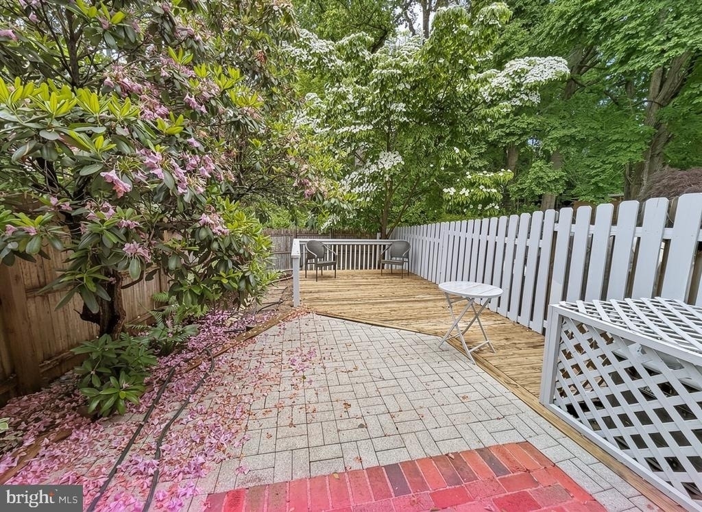 561 W Marshall Street - Photo 20