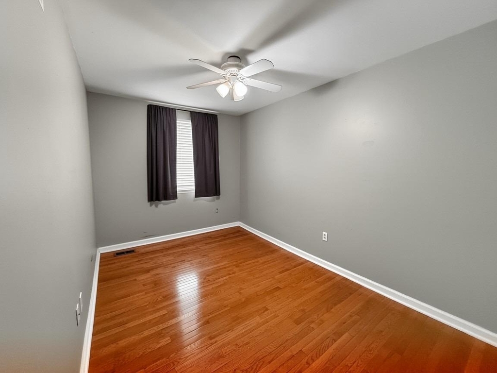 561 W Marshall Street - Photo 16