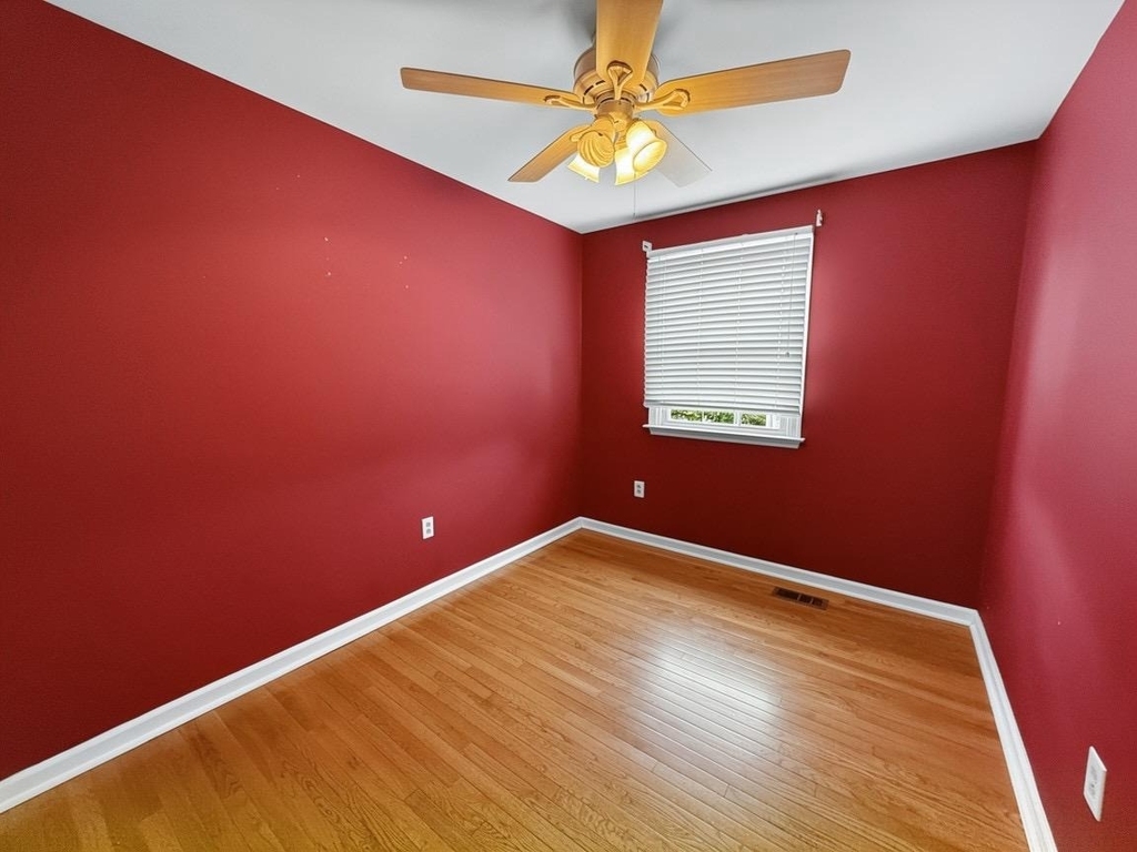 561 W Marshall Street - Photo 14