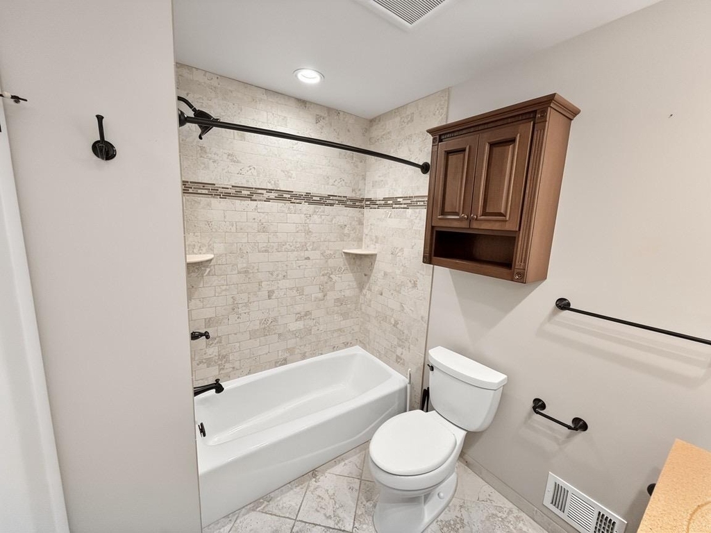 561 W Marshall Street - Photo 17