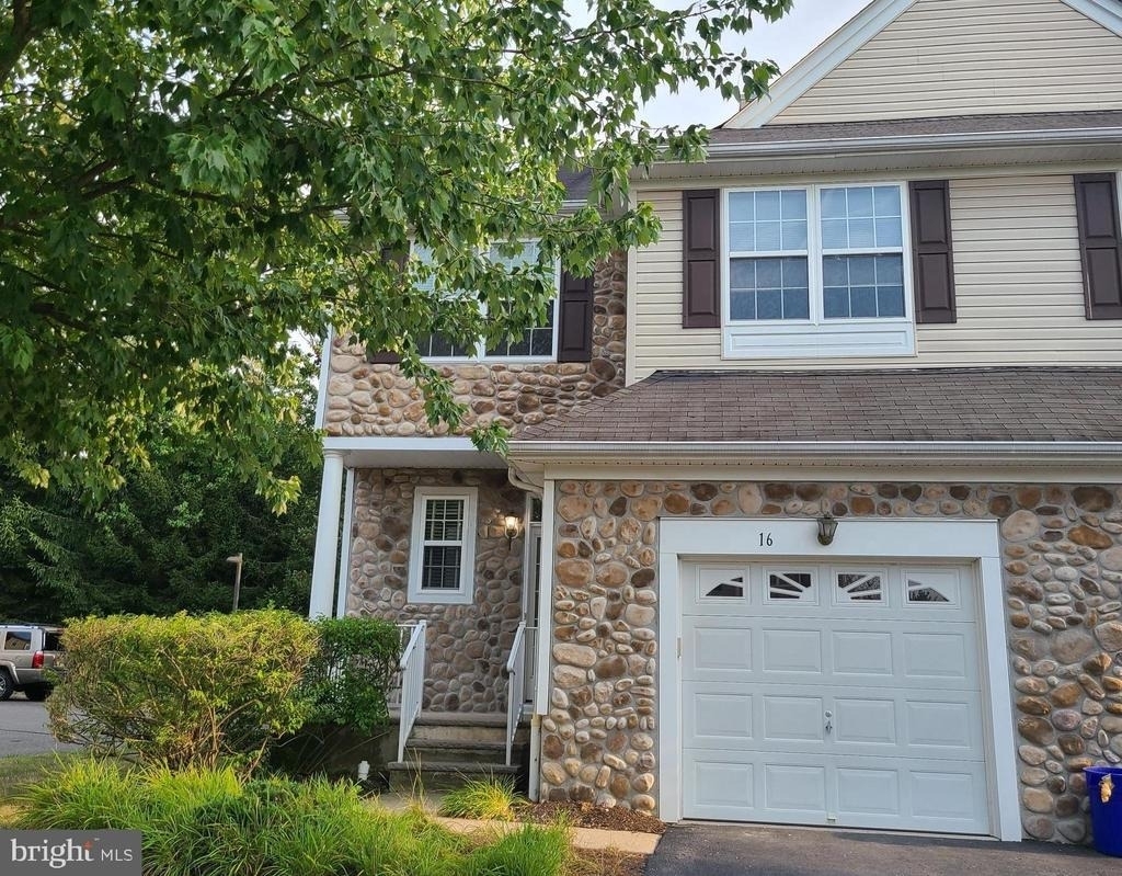 16 Scarlet Oak Drive - Photo 0