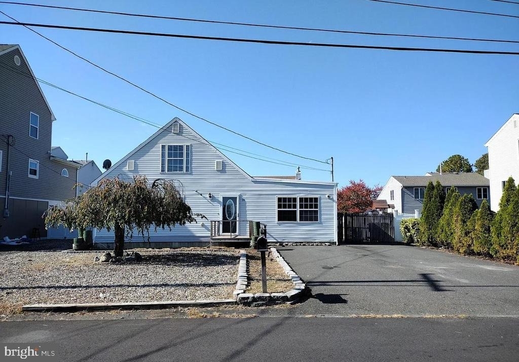 18 Brookfield Drive - Photo 0