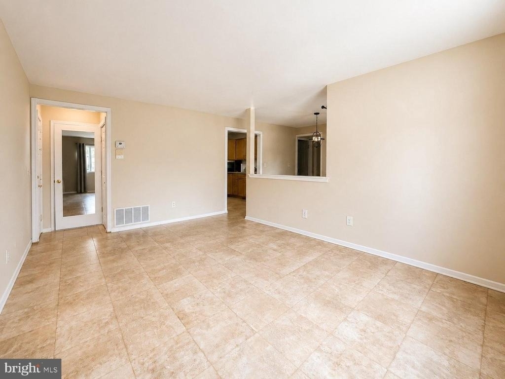 2112 Sayre Drive - Photo 9
