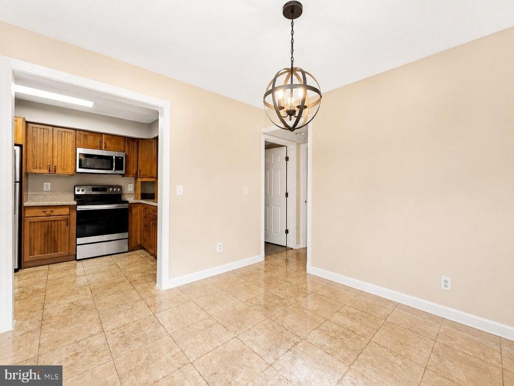 2112 Sayre Drive - Photo 10