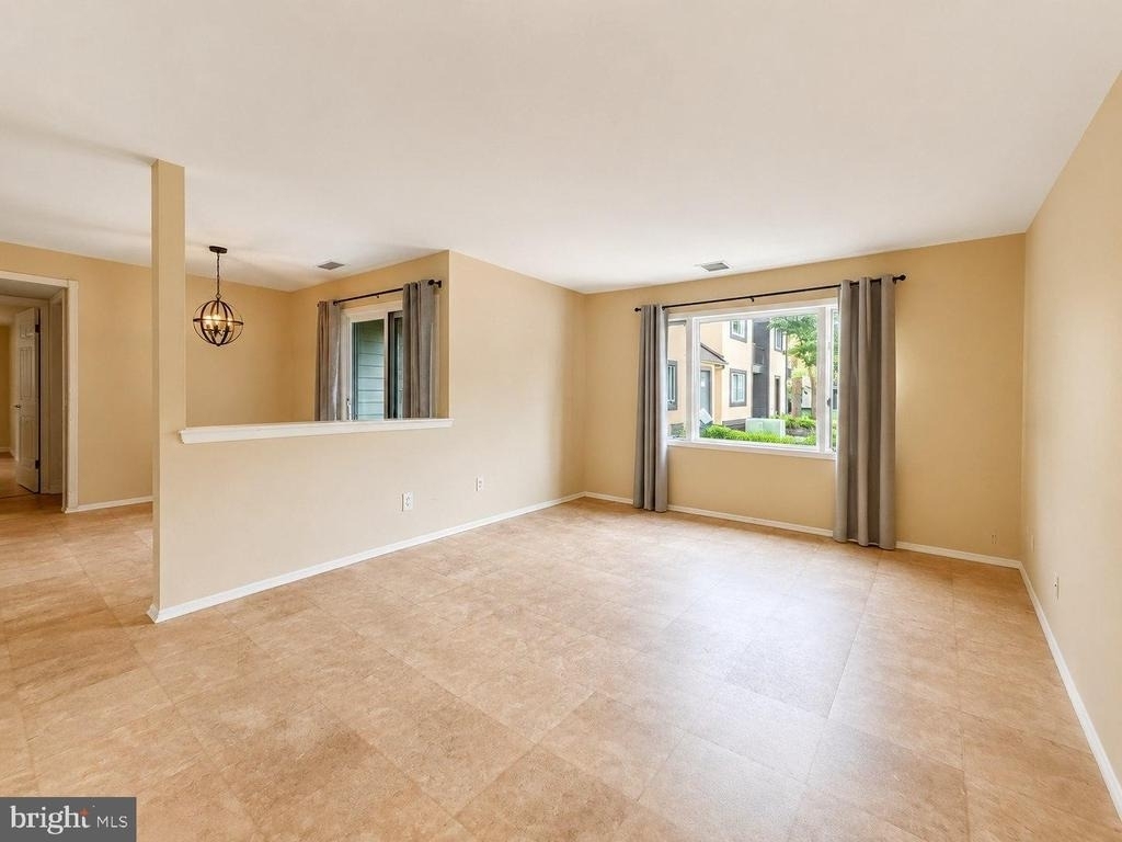 2112 Sayre Drive - Photo 7