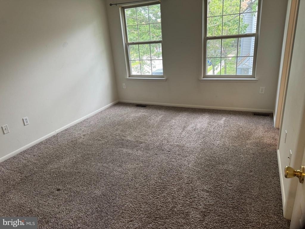 170 Frederic Court - Photo 4