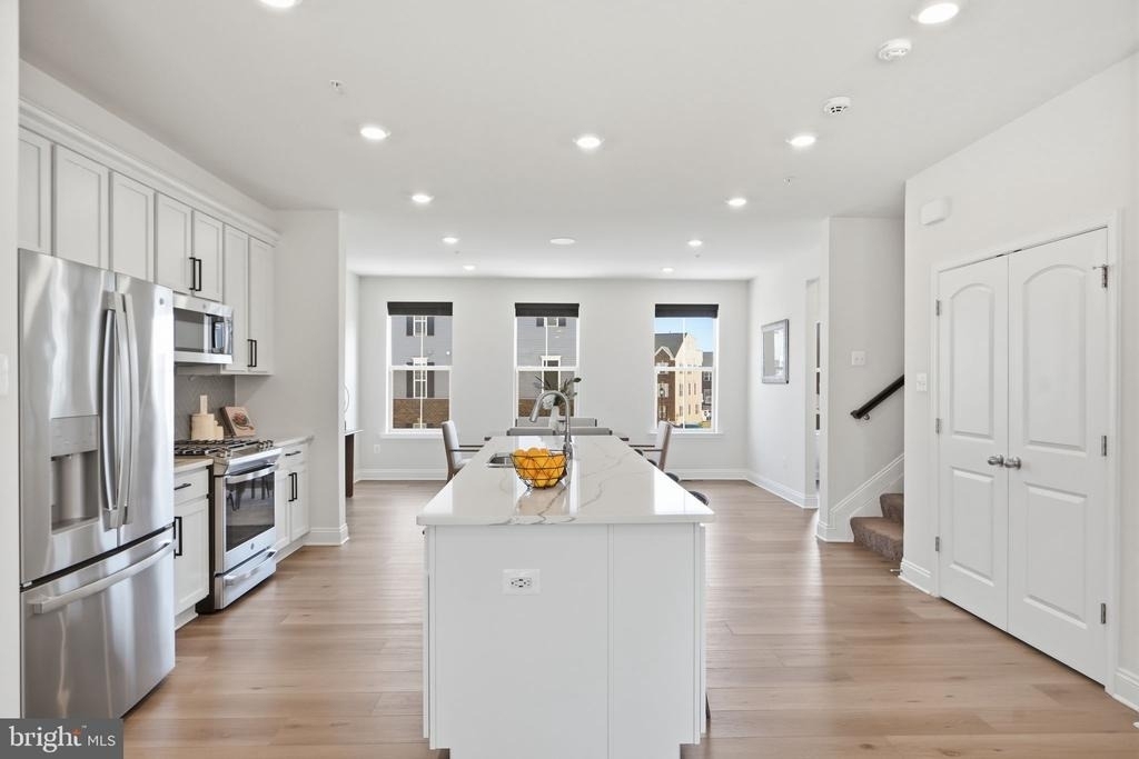16428 Fife Way - Photo 8