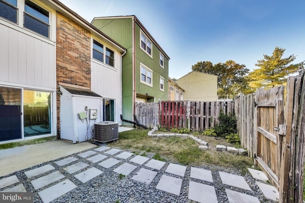 6403 Entwood Court - Photo 24