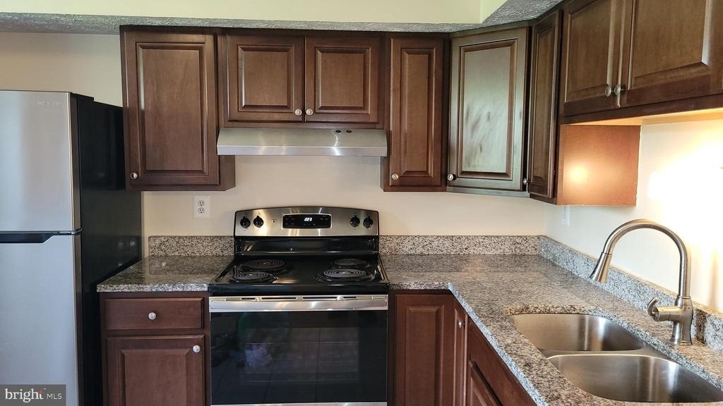 7626 Green Willow Court - Photo 19