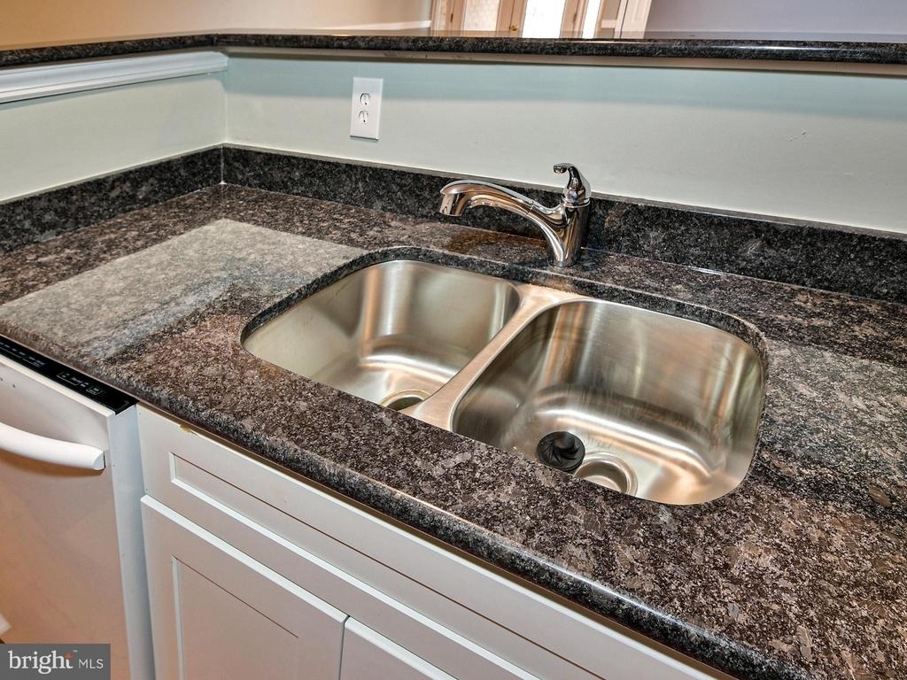 8011 Mandan Road - Photo 9
