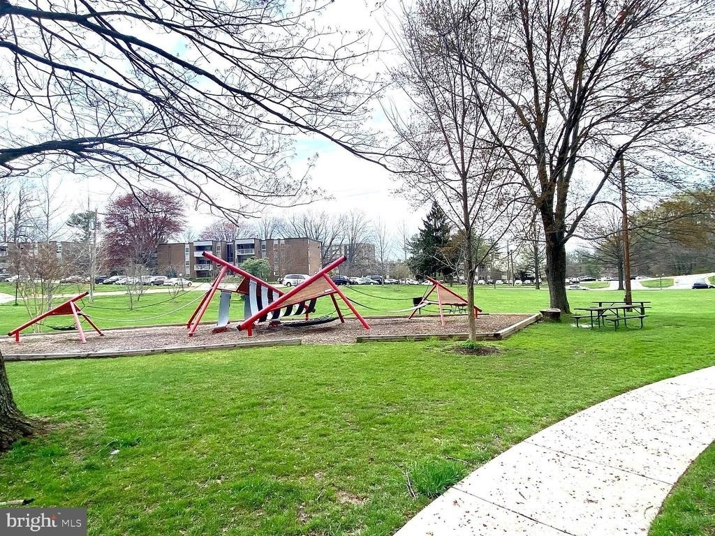 2305 Greenery Lane - Photo 14
