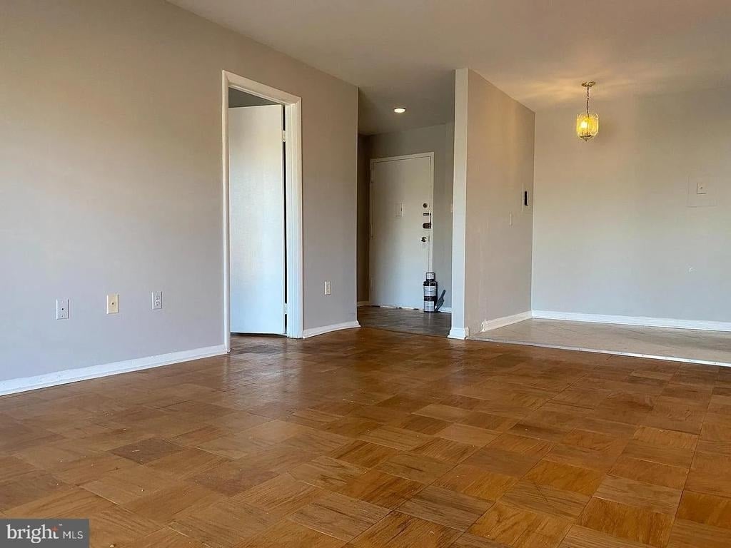 2305 Greenery Lane - Photo 3