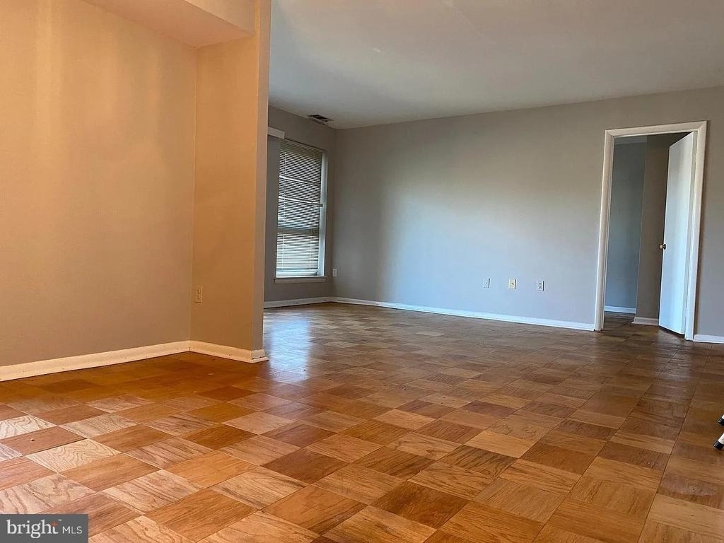 2305 Greenery Lane - Photo 4